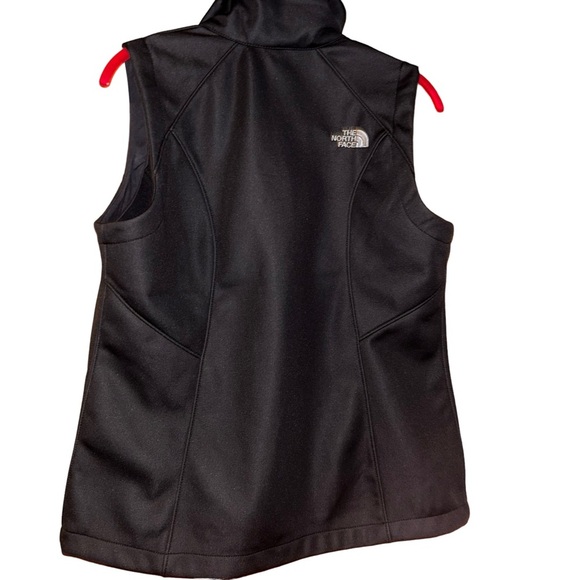 North Face ladies Sz S Ridgeline SS Vest TNF Black Windwall Logo NWT soft shell - Picture 3 of 6